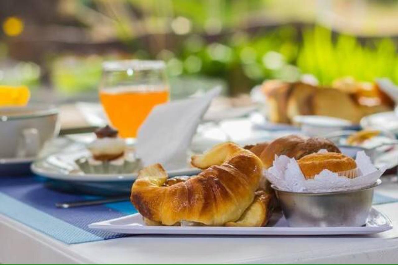 Hotel Berlin Пинамар Екстериор снимка