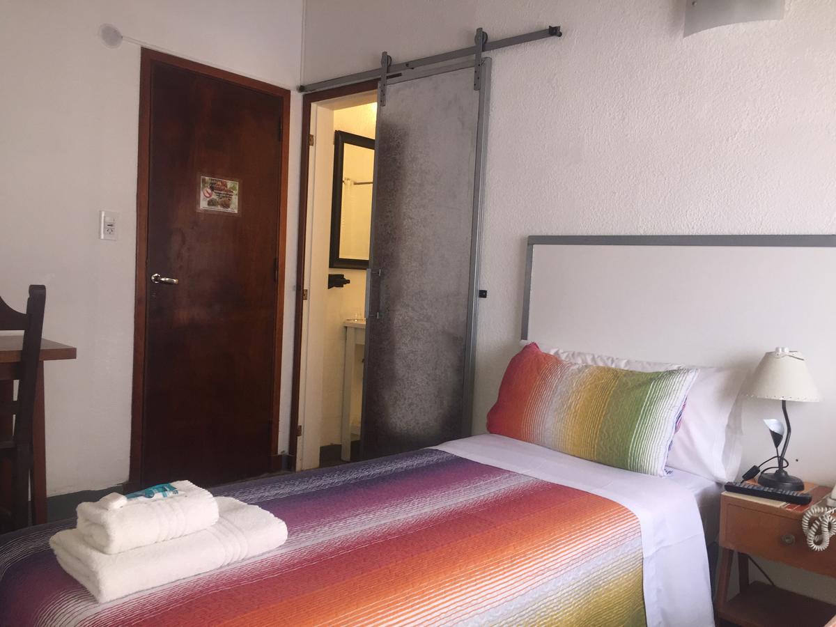 Hotel Berlin Пинамар Екстериор снимка